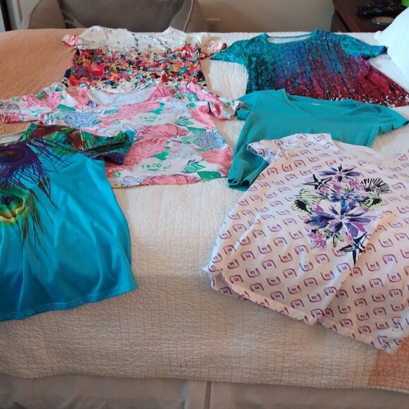 Bundle of 6 Tops. 5 Small and 1 Medium - Picture 1 of 7
